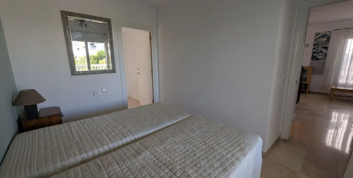 Sale of townhouse in Calahonda 47