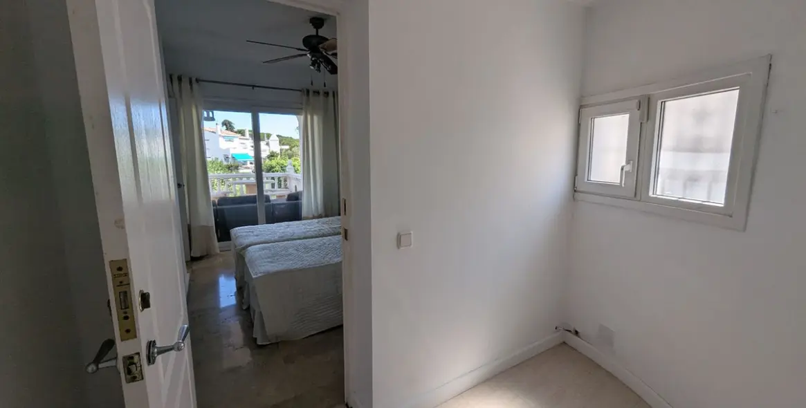 Sale of townhouse in Calahonda 49