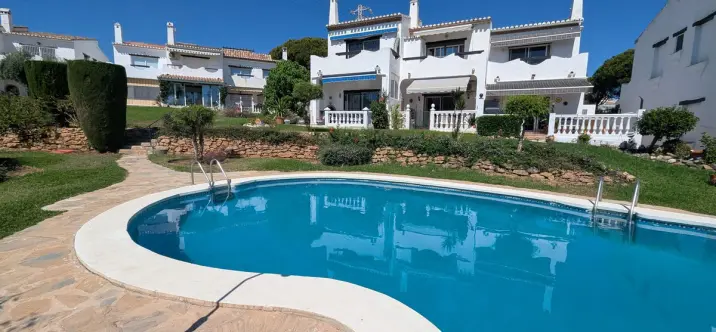 Venta de adosado en Calahonda 0