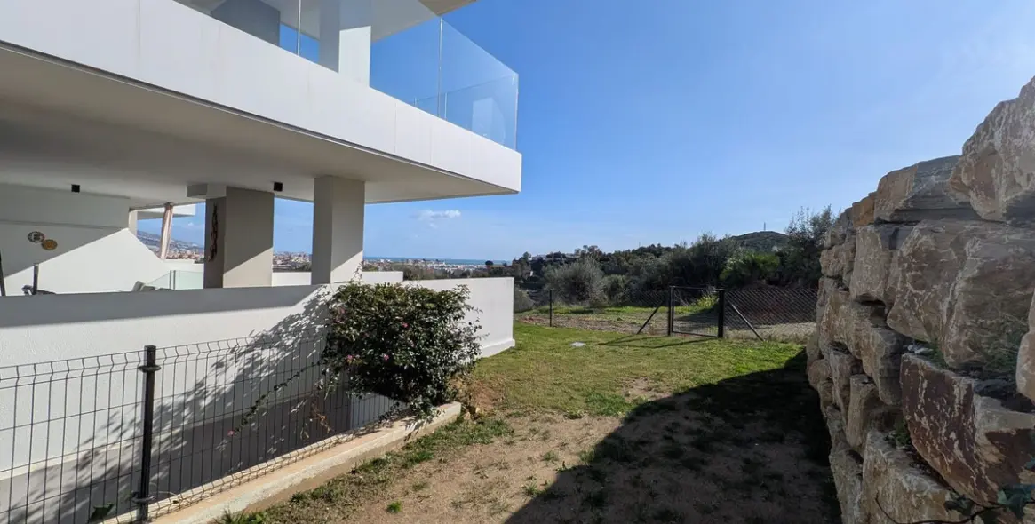 Продажа апартаментов на первом этаже в Mijas Costa 4