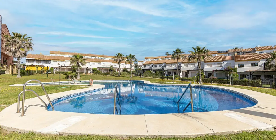 Sale of townhouse in La Duquesa 4