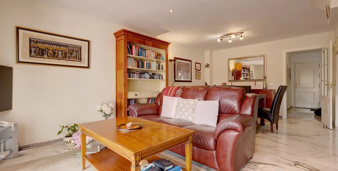 Sale of townhouse in La Duquesa 8