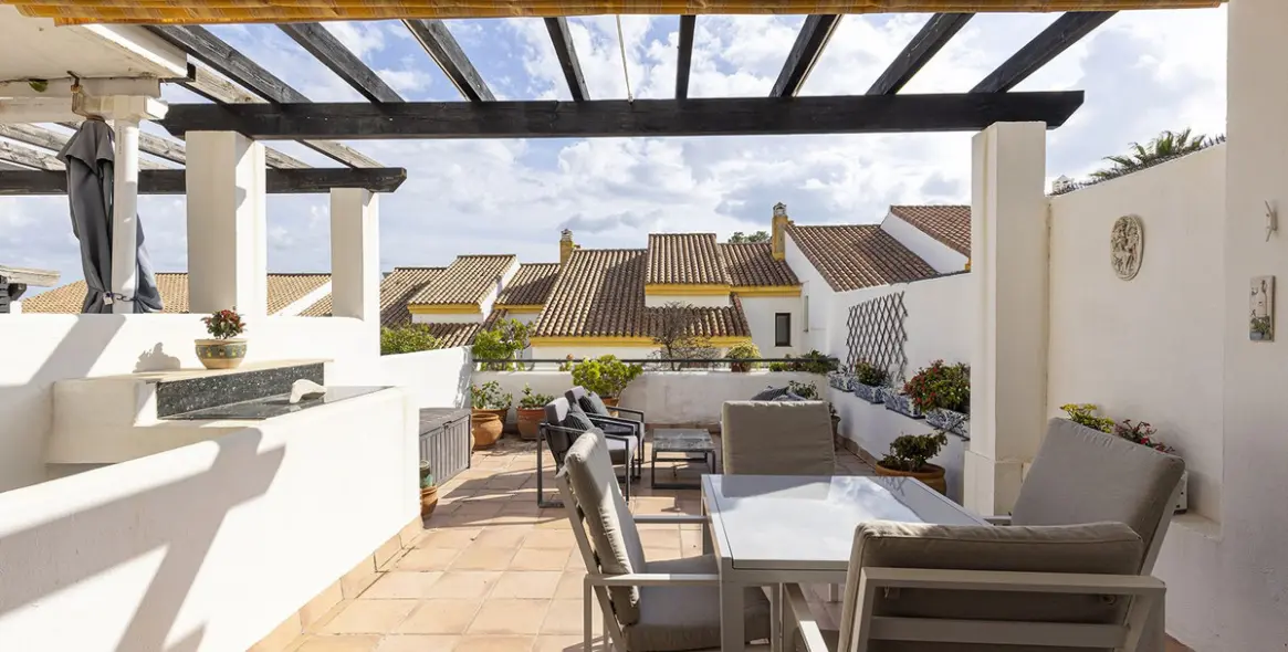Sale of townhouse in La Duquesa 13