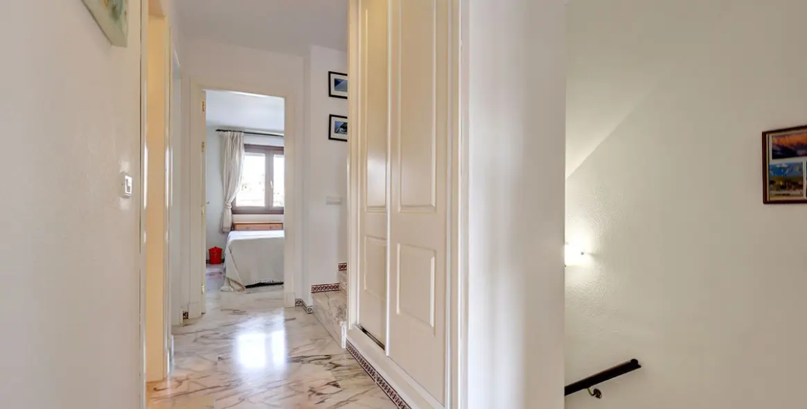 Sale of townhouse in La Duquesa 17