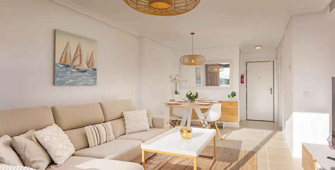 Продажа двухуровневого пентхауса в Estepona 2