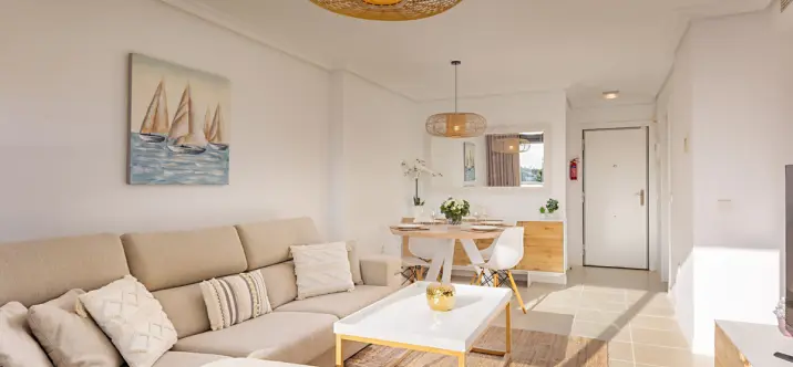 Продажа двухуровневого пентхауса в Estepona 1