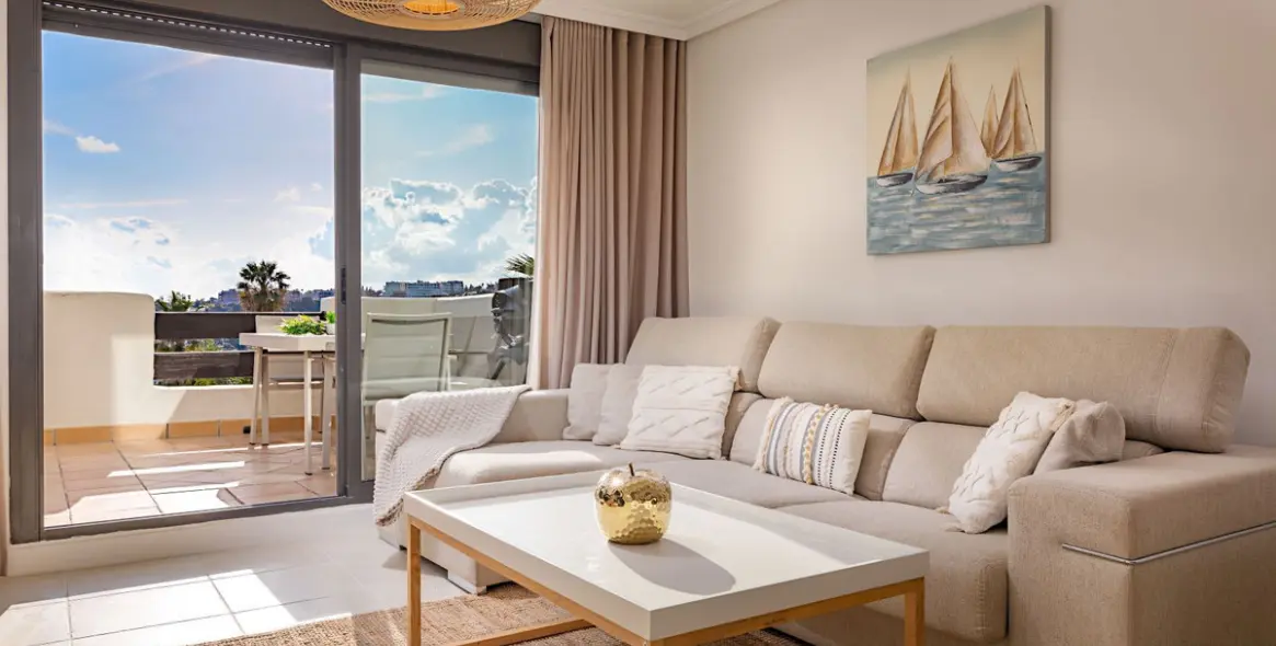 Продажа двухуровневого пентхауса в Estepona 3