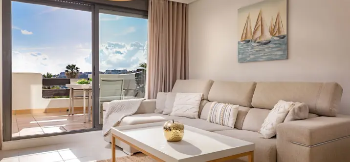 Продажа двухуровневого пентхауса в Estepona 2