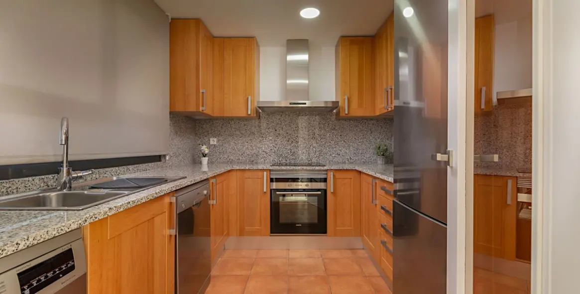 Продажа двухуровневого пентхауса в Estepona 7