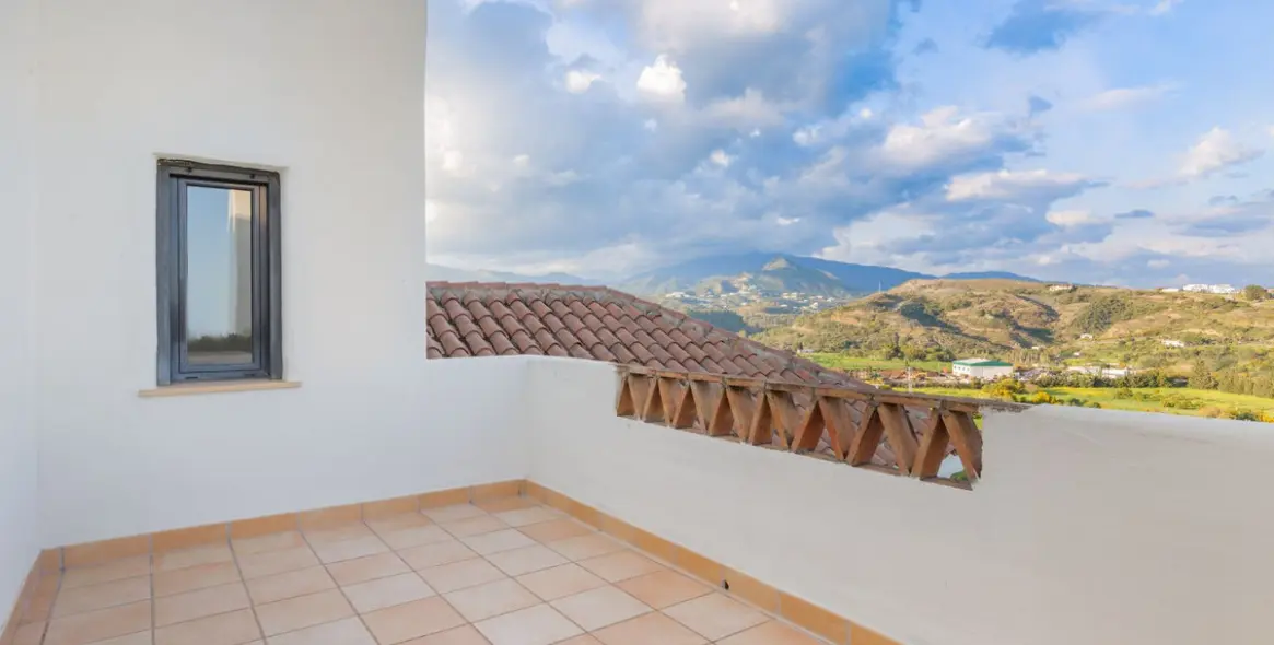 Продажа двухуровневого пентхауса в Estepona 18