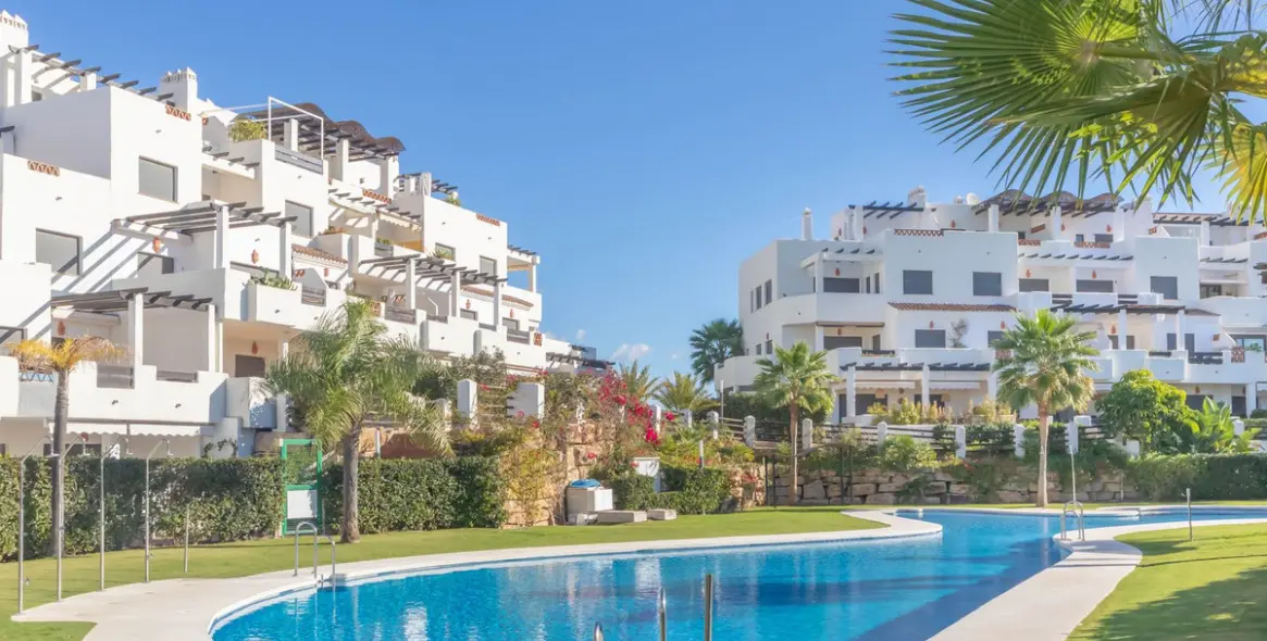 Продажа двухуровневого пентхауса в Estepona 22