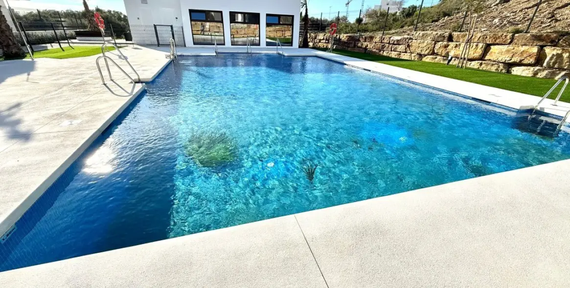 Продажа апартаментов на среднем этаже в Estepona 3