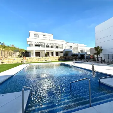 Продажа апартаментов на среднем этаже в Estepona