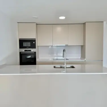 Продажа апартаментов на среднем этаже в Estepona