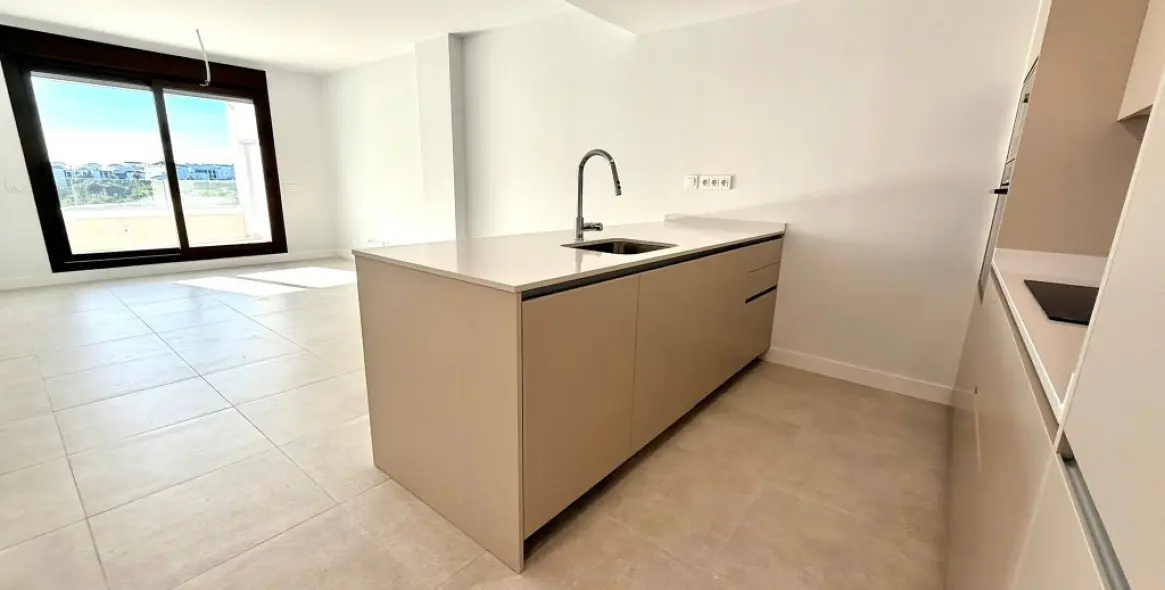 Продажа апартаментов на среднем этаже в Estepona 7