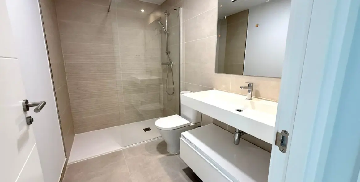 Продажа апартаментов на среднем этаже в Estepona 9