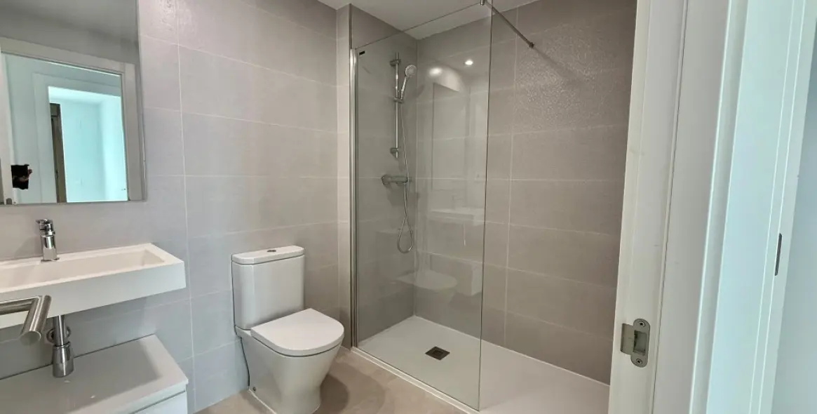 Продажа апартаментов на среднем этаже в Estepona 12