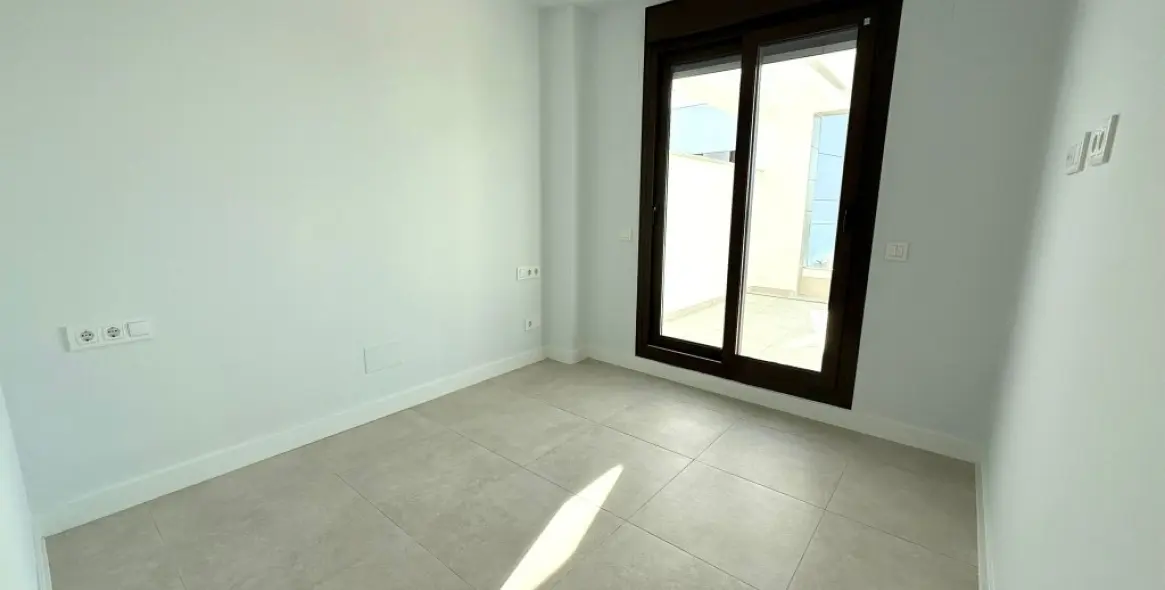 Продажа апартаментов на среднем этаже в Estepona 14