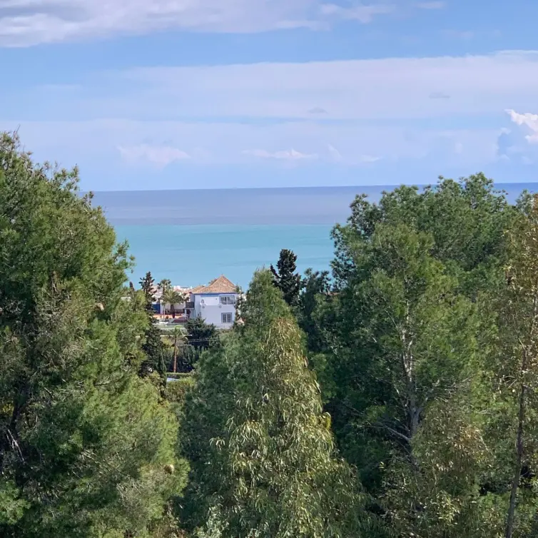 Продажа  жилого участка в Benalmadena
