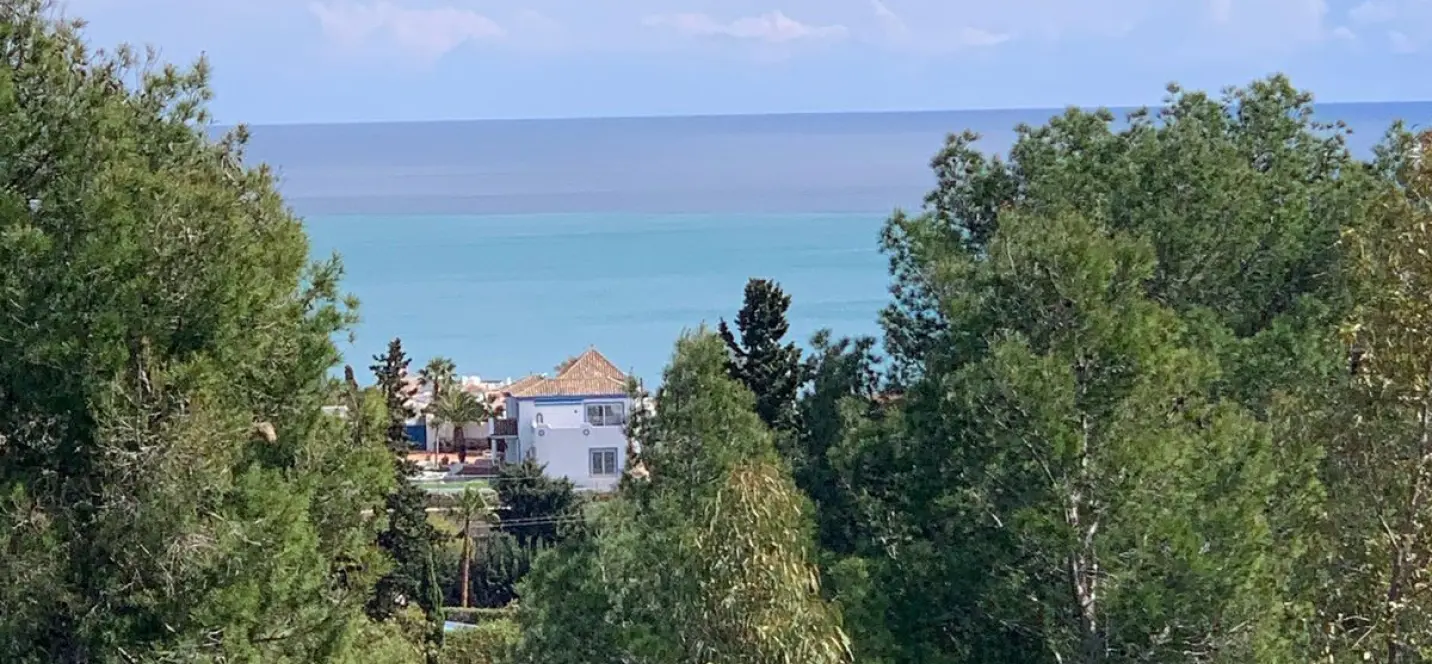 Продажа  жилого участка в Benalmadena 1