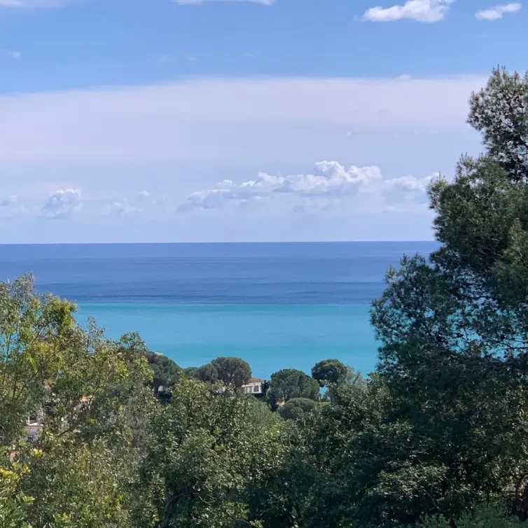 Продажа  жилого участка в Benalmadena