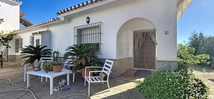 Sale of detached villa in Periana 4