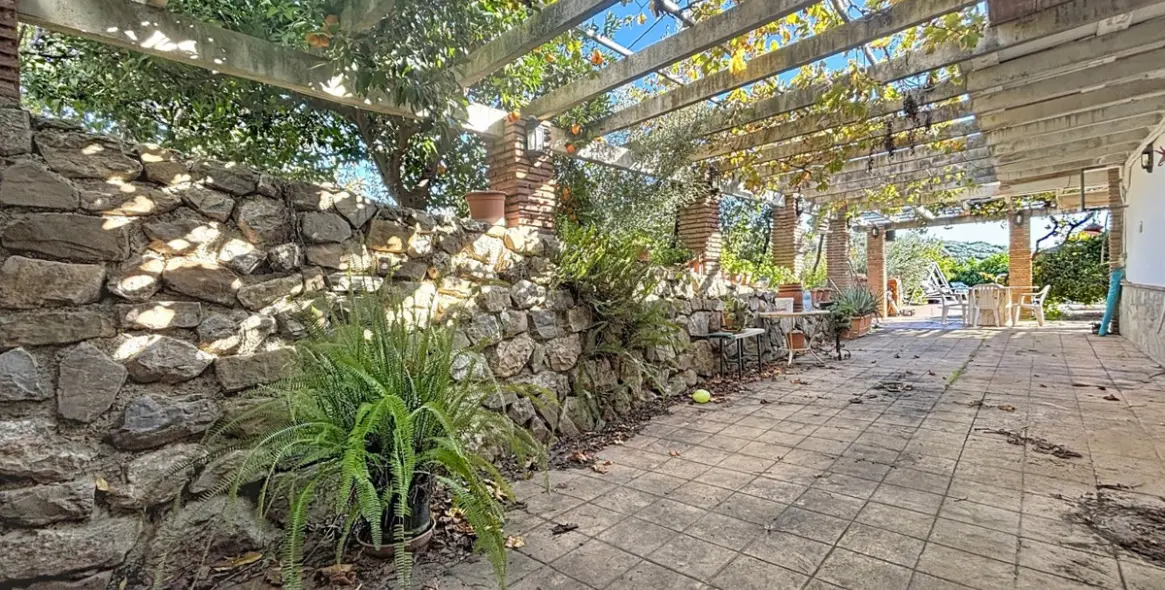 Продажа  отдельно стоящей виллы в Periana 7