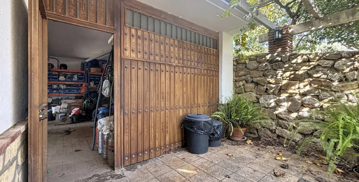 Sale of detached villa in Periana 31