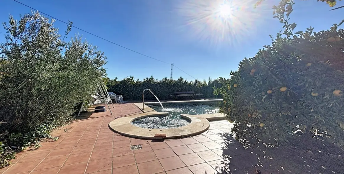 Sale of detached villa in Periana 38