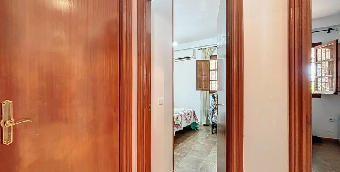 Sale of detached villa in Periana 39