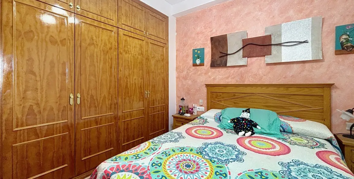 Sale of detached villa in Periana 41