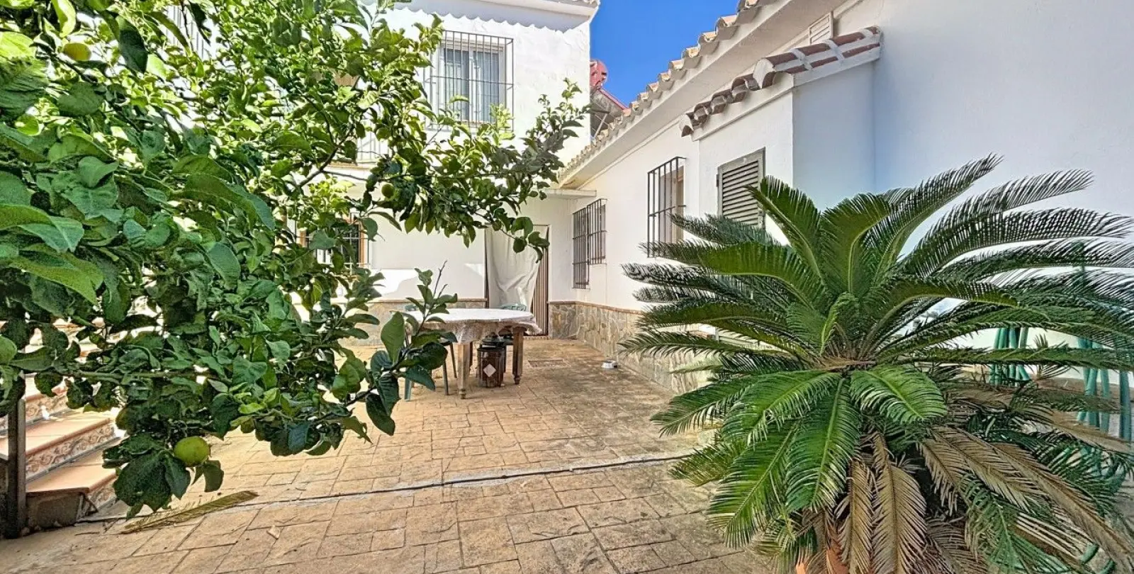 Sale of detached villa in Periana 2