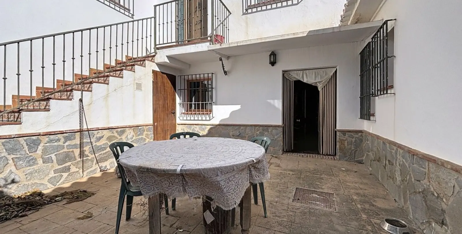 Sale of detached villa in Periana 6
