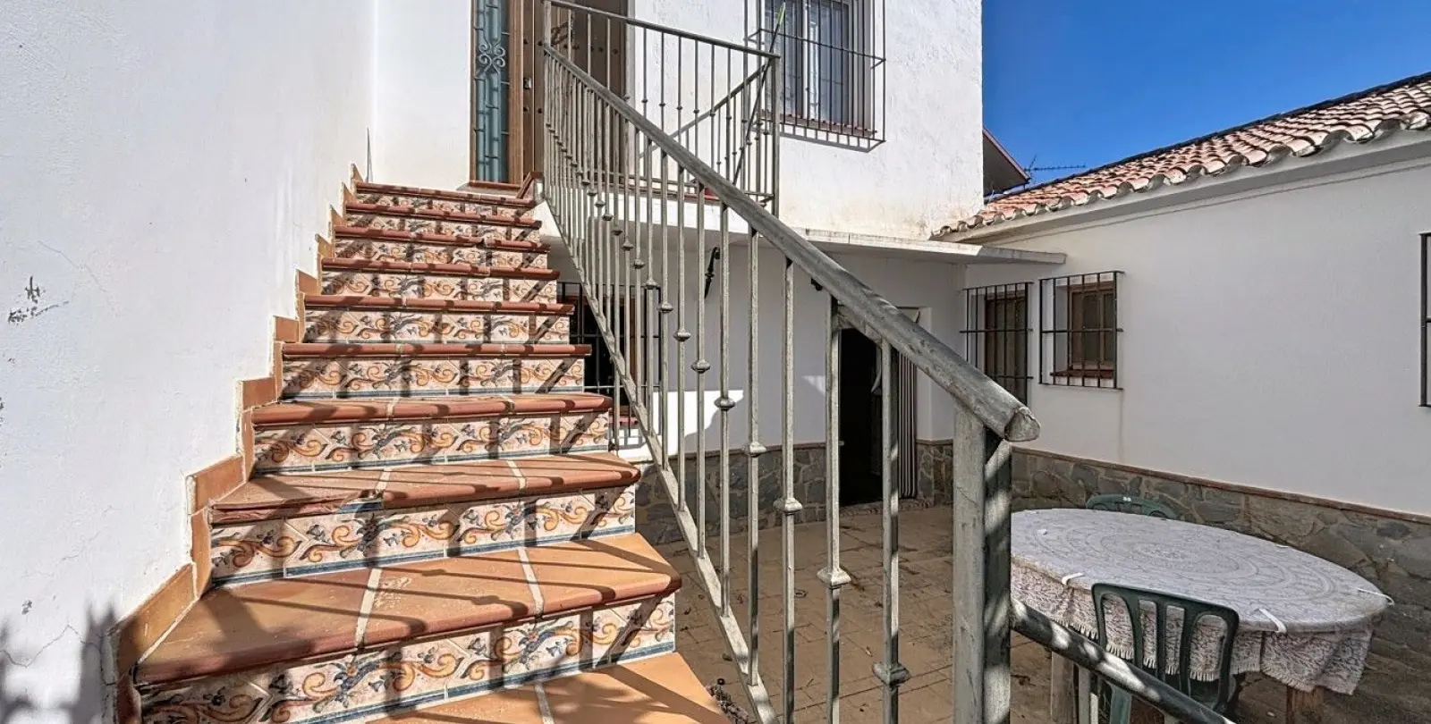 Sale of detached villa in Periana 9