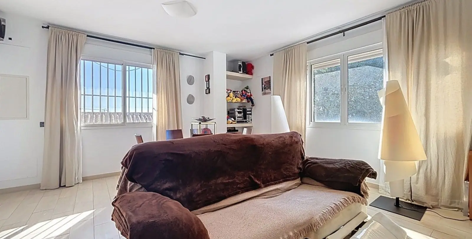 Sale of detached villa in Periana 12