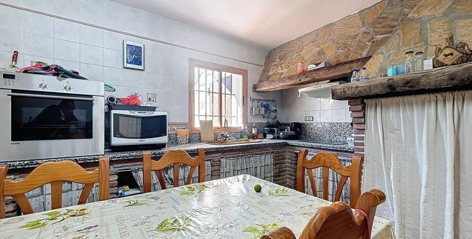 Sale of detached villa in Periana 28