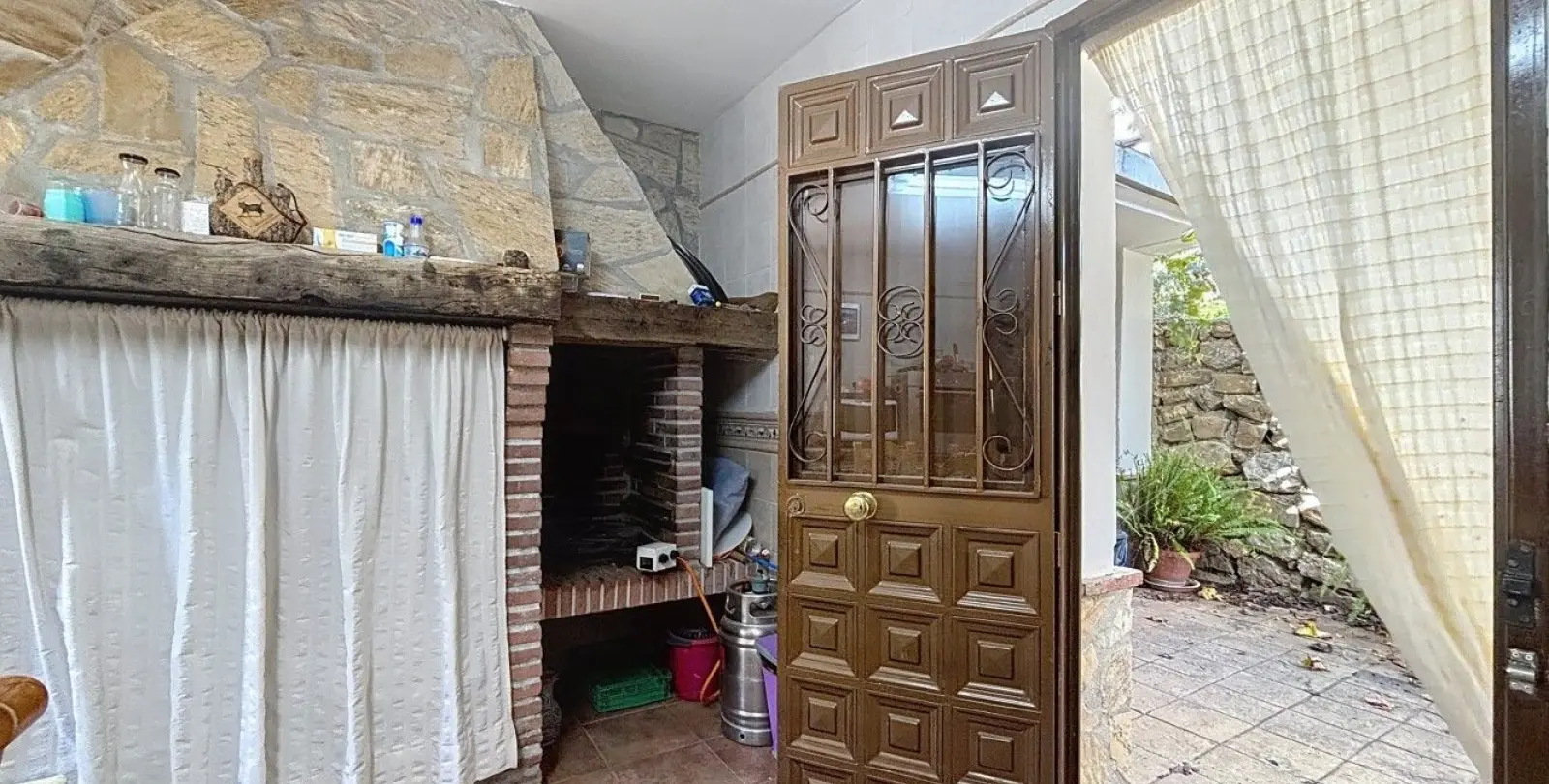 Sale of detached villa in Periana 29