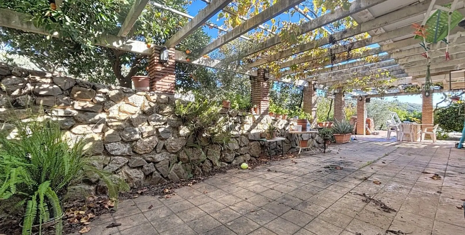 Sale of detached villa in Periana 33