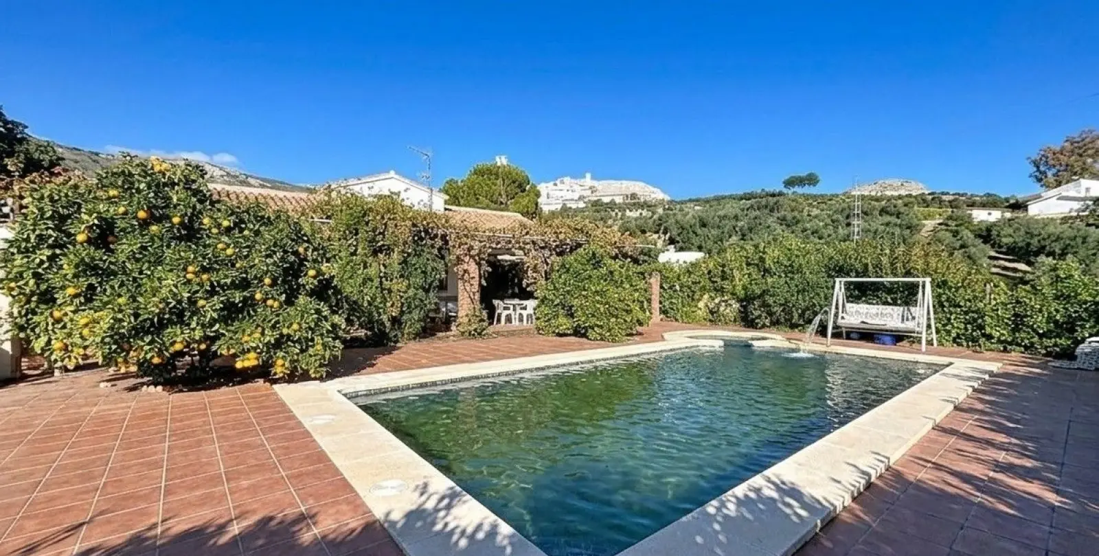 Sale of detached villa in Periana 36