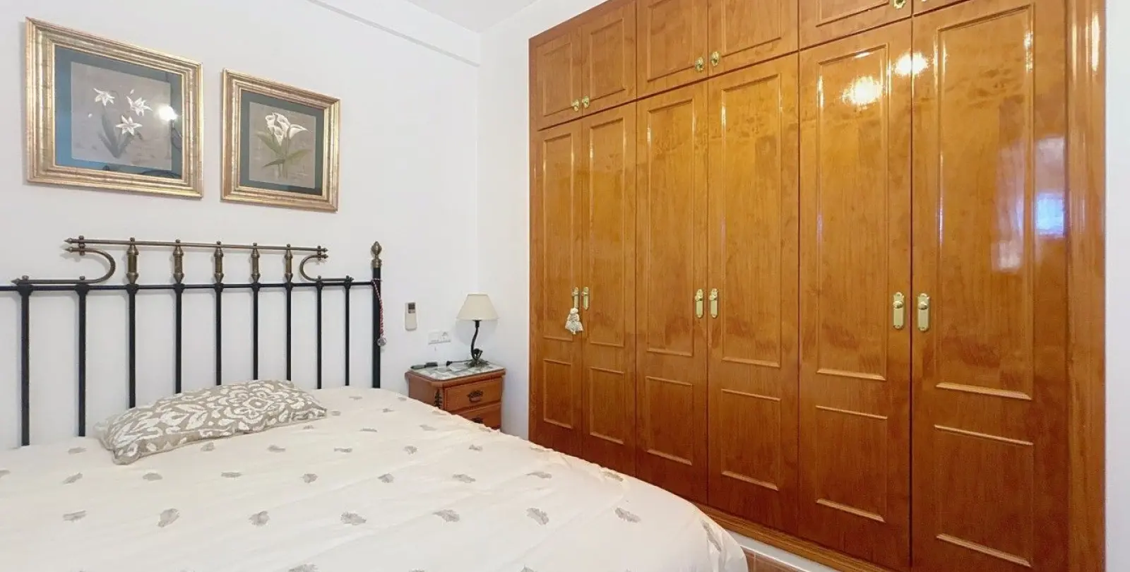 Sale of detached villa in Periana 44