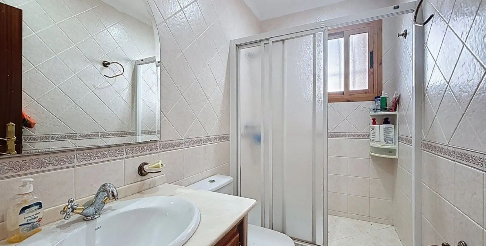 Sale of detached villa in Periana 45