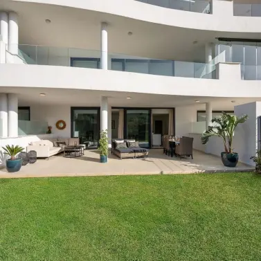 Sale of ground floor apartment in Higueron