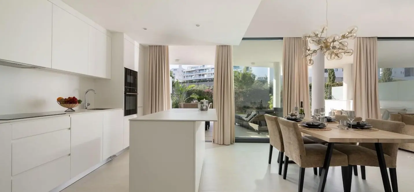 Sale of ground floor apartment in Higueron 2