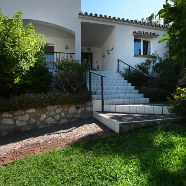 Sale of detached villa in Cerros del Aguila