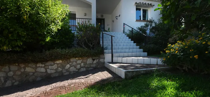 Sale of detached villa in Cerros del Aguila 3