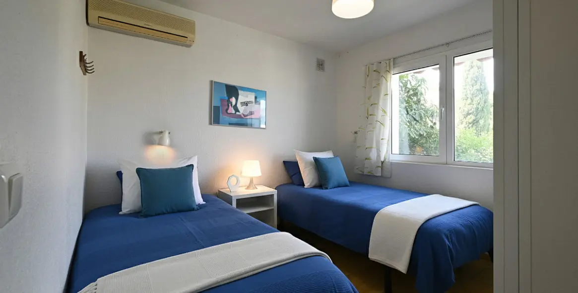 Sale of detached villa in Cerros del Aguila 20