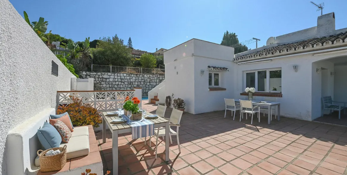 Sale of detached villa in Cerros del Aguila 23