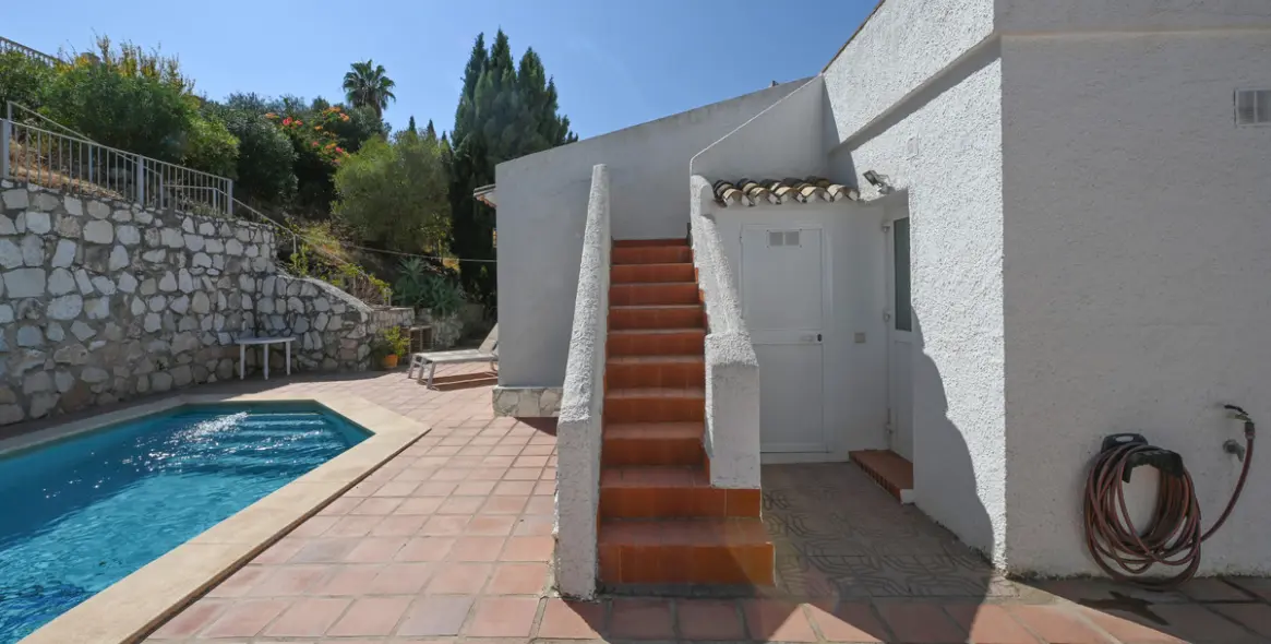 Sale of detached villa in Cerros del Aguila 30
