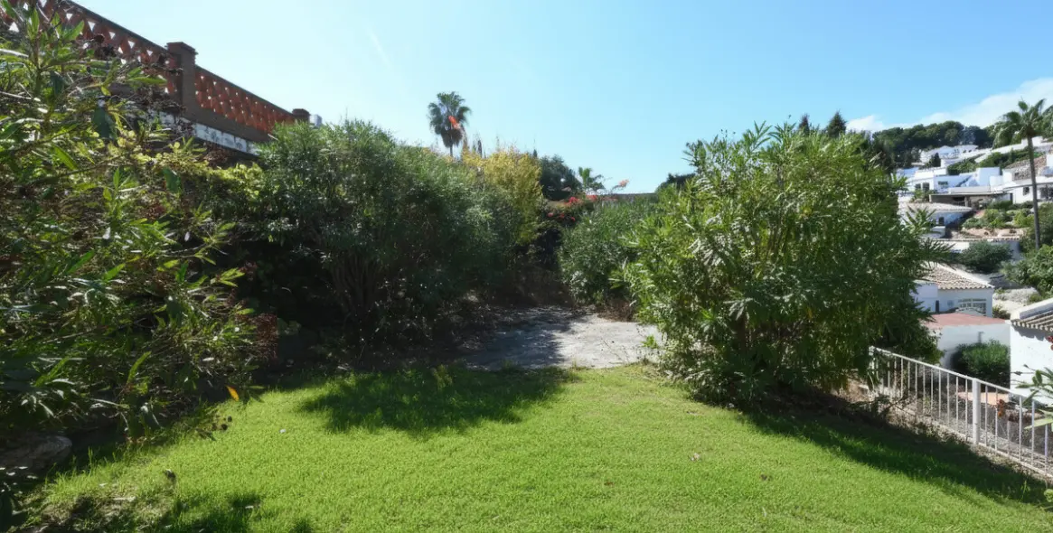 Sale of detached villa in Cerros del Aguila 34