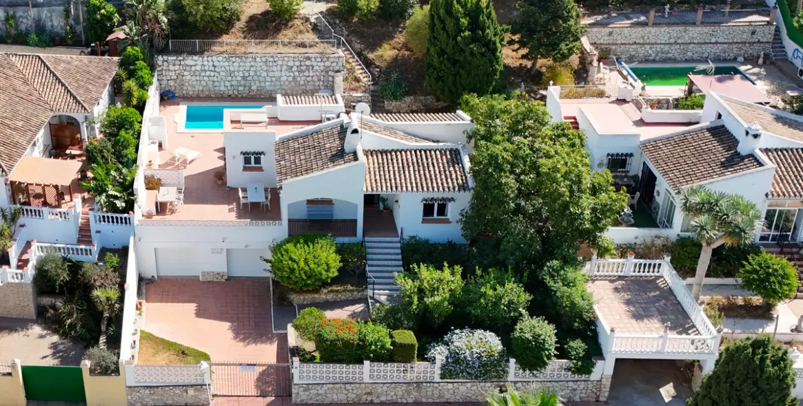 Sale of detached villa in Cerros del Aguila 36